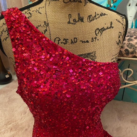 Dresses & Skirts - Absolutely beautiful dark pinkish dress size 10 🩷❤️